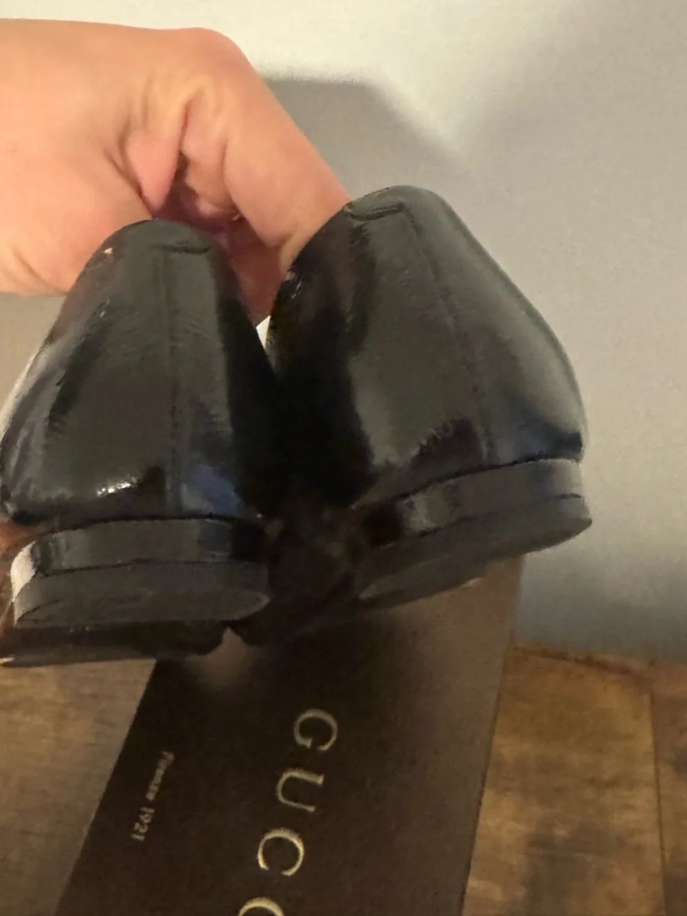 Gucci Black Patent Peep-Toe Flats with Silver G Buckle Size 40 - Picture 4 of 8